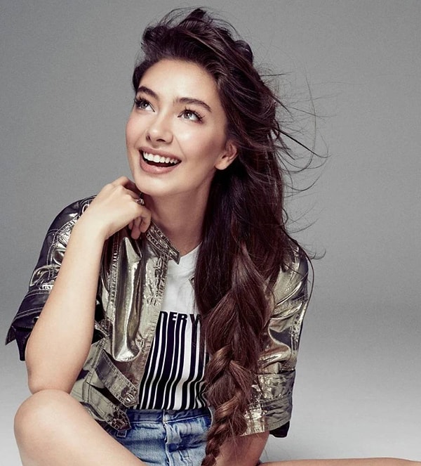 Son olarak Gecenin Ucunda dizisinde rol alan Neslihan Atagül Doğulu, Marie Carie dergisine röportaj verdi.