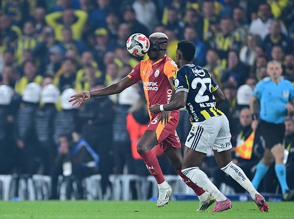 Maçta ikinci yarı başladı.