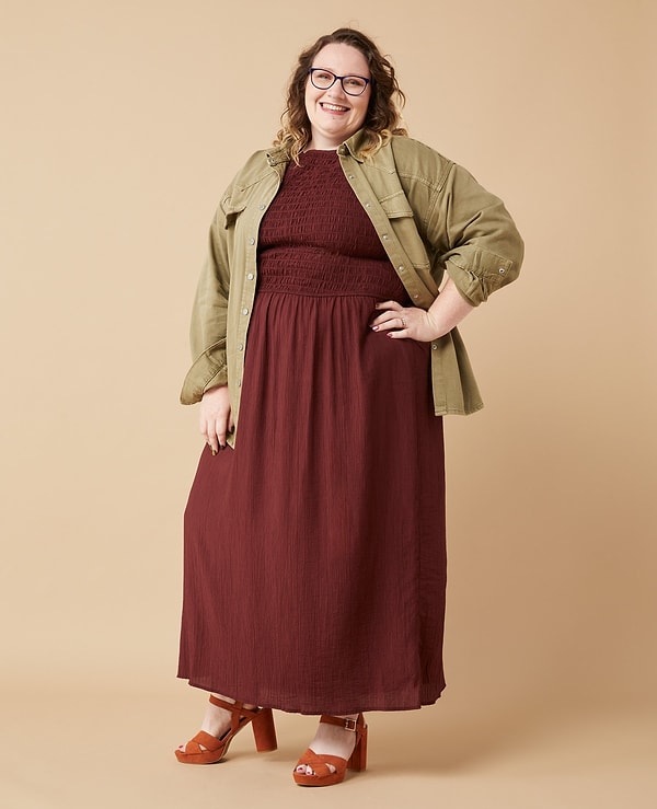 Sizleri Rhiannon Cooper ile tanıştıralım. Kendisi, 33 yaşında ve kişisel antrenör.