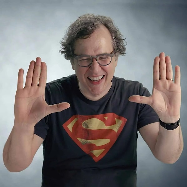 Geçtiğimiz günlerde hapis cezasıyla gündem olan İlker Canikligil bu sefer de farklı bir konuyla gündemde.