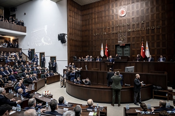 Eski adıyla Twitter olan X’e gelen yeni özellikle kullanıcı hesaplarının hangi ülke veya bölgeden açıldığı görülebiliyordu.