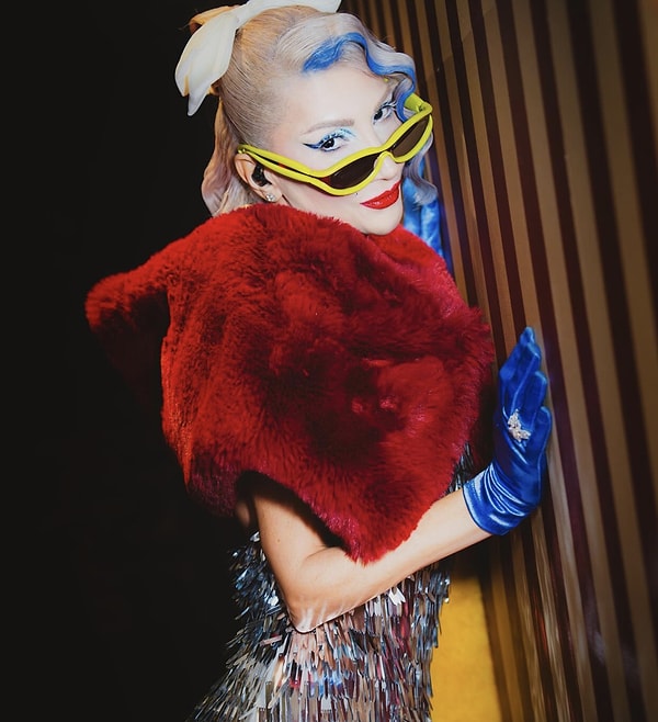 Undoubtedly, Hande Yener stands as one of the most rebellious and powerful icons in Turkish pop music!