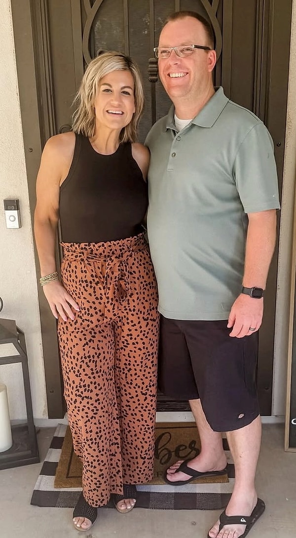 Kilo kaybıyla birlikte kendine güvenen, daha sosyal ve daha aktif birine dönüşmesi ise eşi Dave’i zaman zaman zorladı.