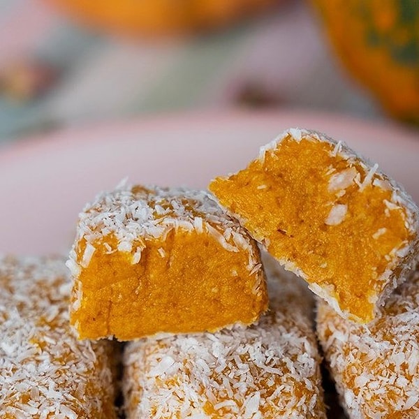 Balkabağı Püresi ve Fıstıklı ve Beyaz Çikolatalı Truffles