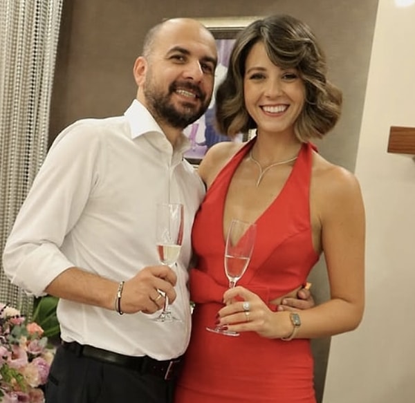 Bu yeni aşk gündeme düşer düşmez, haliyle herkesin aklı bir önceki sayfaya gitti.