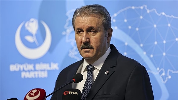 Mustafa Destici: "Kadınlar 6 saat açlışmalı, hafta sonu asla çalıştırılmamalıdır."