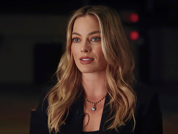 5. Biriyle konuşurken beden dilin nasıldır?