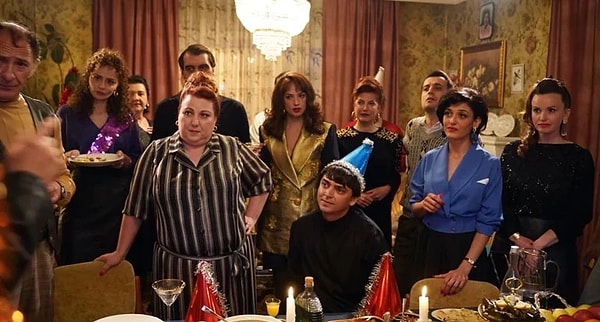 Vizyona girmeden önce epey konuşulan film ilk hafta sonunda 30 bin kişi tarafından izlendi.