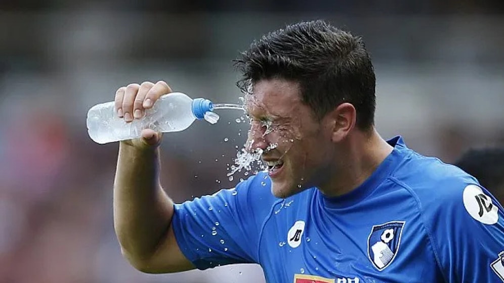 FIFA's Radical World Cup Rule: Will Mandatory Water Breaks Turn Football into Four Quarters?
