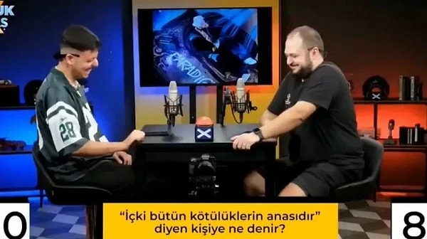 Soğuk Savaş programındaki şaka nedeniyle 2 kişi tutuklandı.