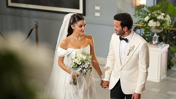 Hande Erçel ve Barış Arduç - Aşk ve Gözyaşı
