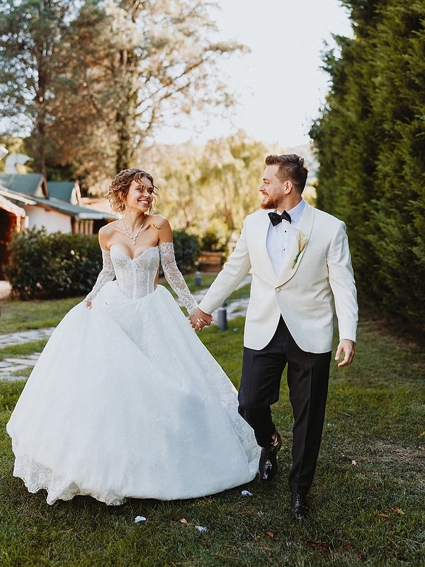 7. Betül Çakmak'ın gelinliğine puanın?