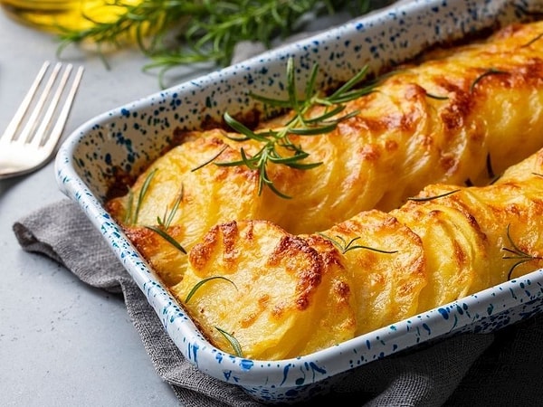 Patates Graten ve Baharatlı Tavuk Kanatları