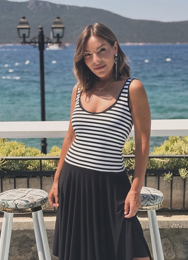 2. sayfa'nın haberine göre, Evrim Akın "Evrim Akın ile Ev Gezmesi" programından çıkarıldı. Programın adı Pazar Gezmesi olarak değiştirildi.