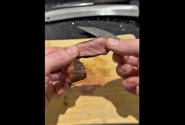 Etin az pişmiş olarak tüketilip tüketilemeyeceği konusu, aslında etin bütün mü yoksa kıyma mı olduğuna göre değişir;