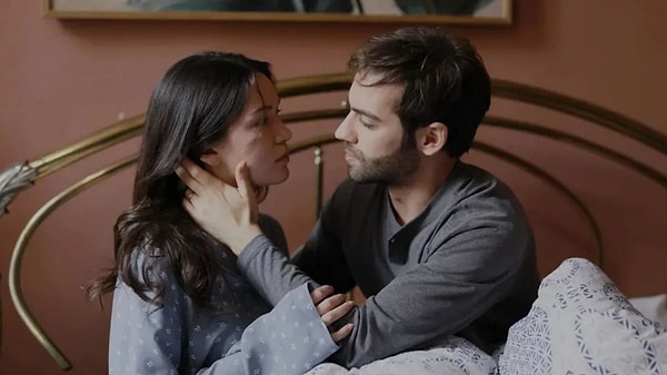 Star TV ekranlarında iki sezondur yayınlanan Sahipsizler'in reyting düşüşü devam ediyor.