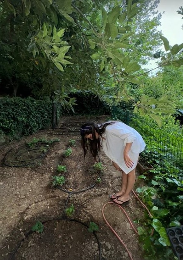 Anne olduktan sonra hayatındaki değişimleri de samimiyetle anlatan Atagül’ün sözleri dikkat çekti.
