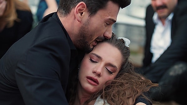 NOW'ın ilgiyle izlenen dizisi Hudutsuz Sevda, geçtiğimiz sezon final yapmıştı.