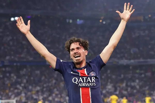 3.sırada ise PSG'nin diğer yıldızı Vitinha var.