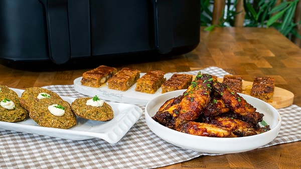 Kuru İncirli Granola Bar, Brokoli Köftesi ve Barbekü Soslu Kanat Nasıl Yapılır?