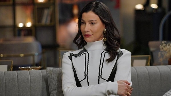 Başarılı oyuncu Müjde Uzman, kariyeri boyunca pek çok projede yer alarak adından söz ettirmeyi başardı.