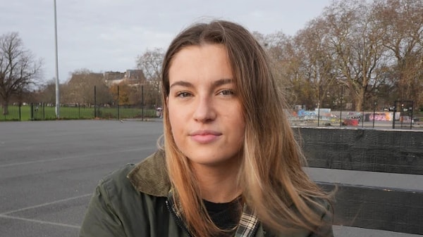 Hastanede yapılan tetkikler sonucunda Kaitlin’in kalbine ritim izleyici bir cihaz yerleştirildi.