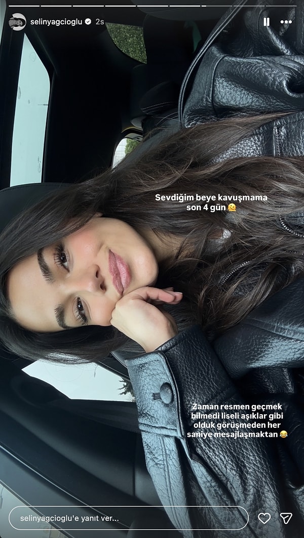 Sevdiği beye kavuşmasına gün saydığını belirten Yağcıoğlu, tam bir liseli aşık modundaydı.
