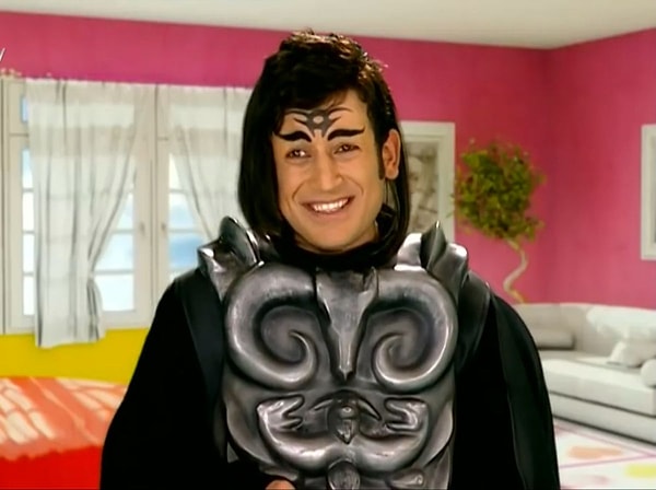 Daha Bez Bebek krizini atlatamamışken, bir başka çocuk dizisi Selena'dan gelen itiraf, ortalığı karıştırdı.