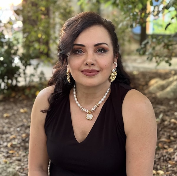 Aradan zaman geçti, Esra Ceyhan bu kez yepyeni bir paylaşımla gündeme geldi.