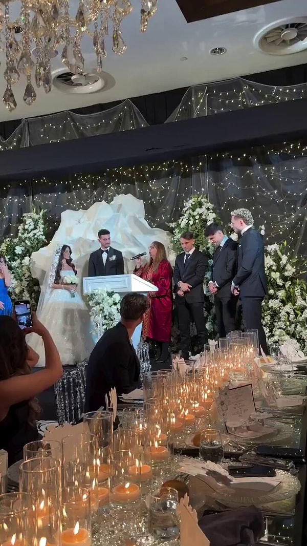 Nikah şahitliği ise adeta yıldızlar geçidiydi.