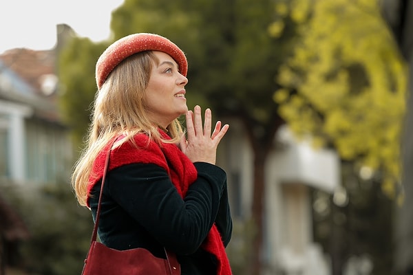 Show TV’nin sevilen dizileri arasına adını kazımayı başaran Bahar, güçlü oyuncu kadrosuyla da ön plandaydı.