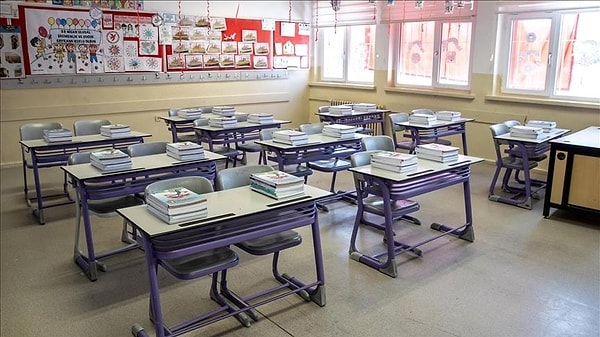 Özel okullara hayalet sınıf baskını: 48 özel okul kapatıldı, 300 Milyon TL ceza kesildi.