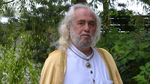 Eski politikacı ve milletvekili Hasan Mezarcı 2000 yılında mesih olduğunu iddia etmişti.