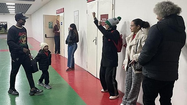 Ünlü yıldızın damadı maçı iki golle kapattı.