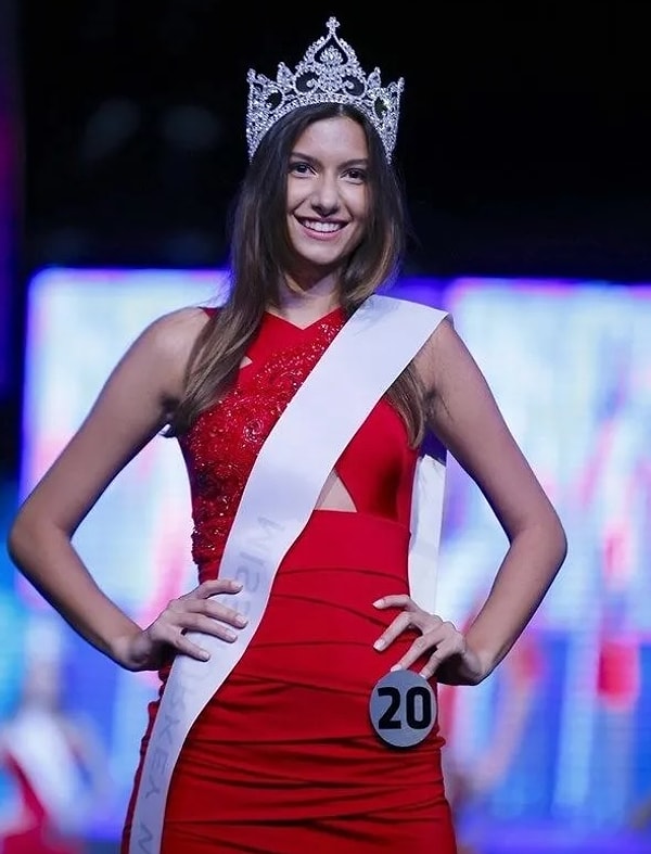 Geçtiğimiz dakikalarda aralarında Buse İskenderoğlu'nun da bulunduğu 12 kişi tutuklandı.