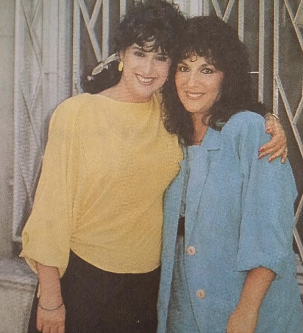 Bir dönemin efsane dizisi Perihan Abla'yı ve "Meraklı Melahat"i mutlaka hatırlarsınız.