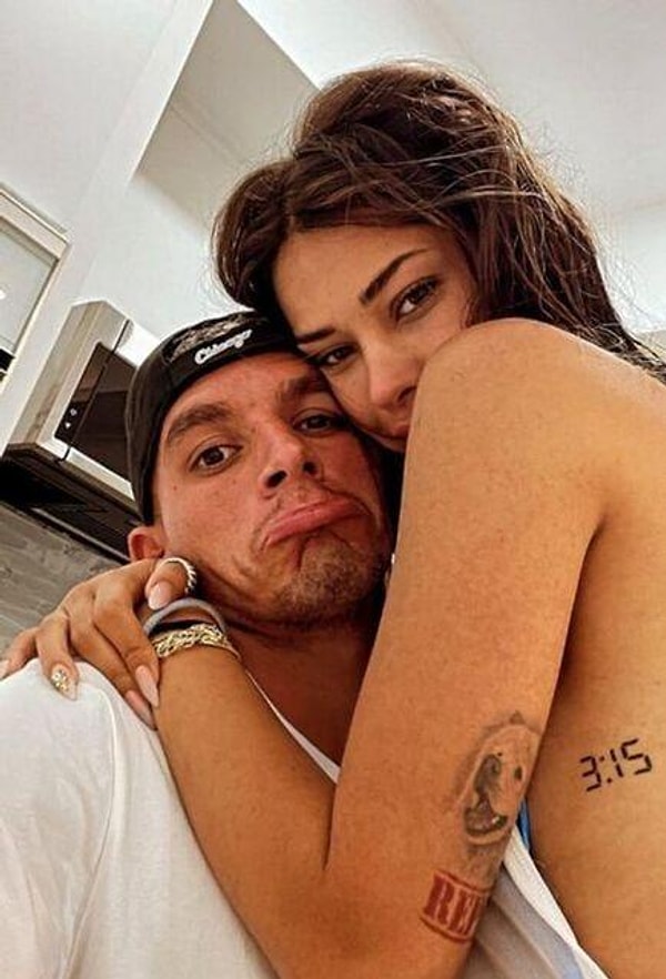 Galatasaraylı yıldız futbolcu Lucas Torreira ve başarılı oyuncu Devrim Özkan’ın fırtınalı ilişkisini bilmeyen yoktur.