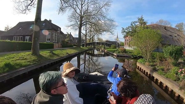 180 köprüyle bağlanan adacıklar ve korunmuş mimari