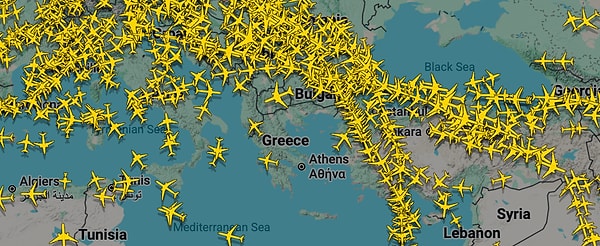 Yunanistan’da bu sabah saatlerinde radyo frekanslarında başlayan arıza kaosa dönüştü.