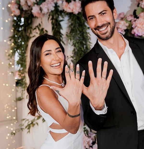 Melek Mosso, 2023 yılında Serkan Sağdıç ile evlenmiş, çiftin düğünü magazin dünyasında büyük yankı uyandırmıştı.