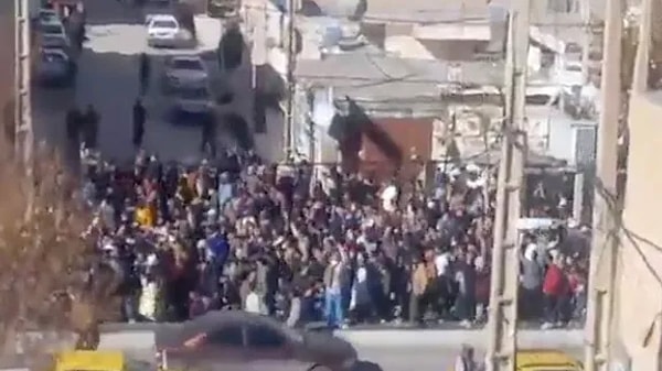 İran’da neler oluyor?