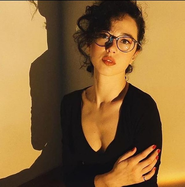 However, the move that truly captured attention came from Cem Yilmaz's former girlfriend, Necla Karahalil, from whom he parted ways last year.