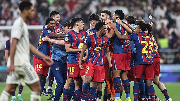 Barcelona Suudi Arabistan'dan evine kupayla dönerken Real Madrid cephesinde ise öfke ve üzüntü vardı.