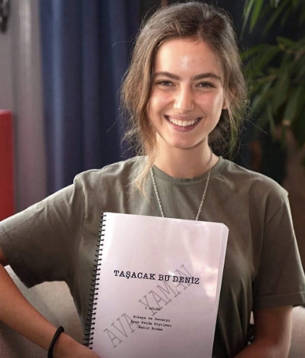 Son dönemde adını sıkça duymaya başladığımız isimlerden biri de Ava Yaman. Hem oyunculuk performansı hem de sahnedeki duruşuyla dikkat çeken Ava Yaman, kısa sürede geniş bir izleyici kitlesinin radarına girmeyi başardı.