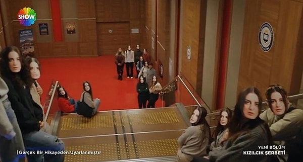 Show TV'nin sevilen dizisi Kızılcık Şerbeti'nin yeni bölümü sosyal medyada gündem oldu.