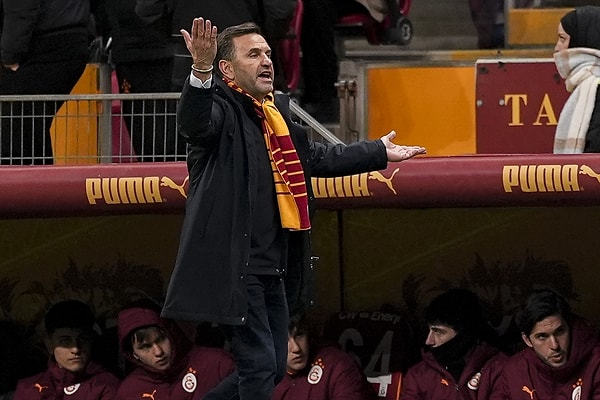 Statta yönetime, sosyal medyada Okan Buruk'a tepkiler var.