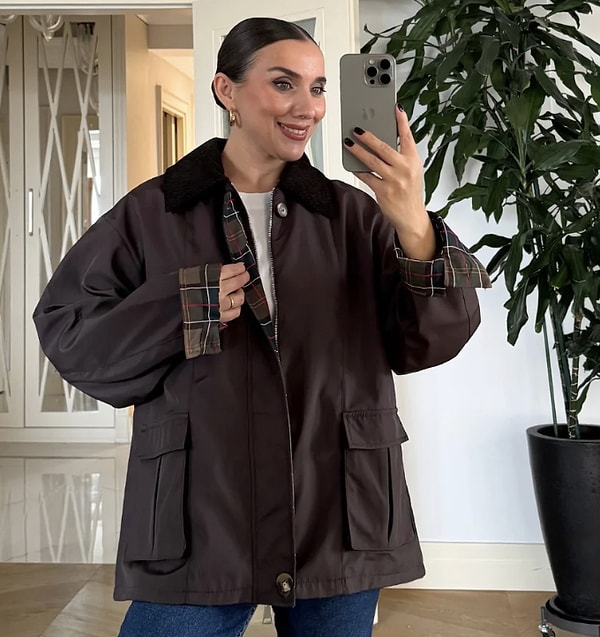 Sezonun en çok satan, kadife yaka detaylı ekose montunda büyük fırsat.