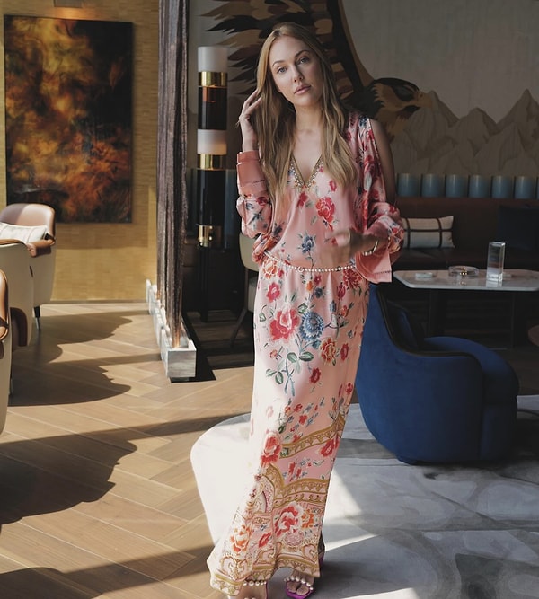 Son olarak ünlü oyuncu tören sonrası havalimanında Gazete Magazin muhabirlerin sorularını yanıtladı.