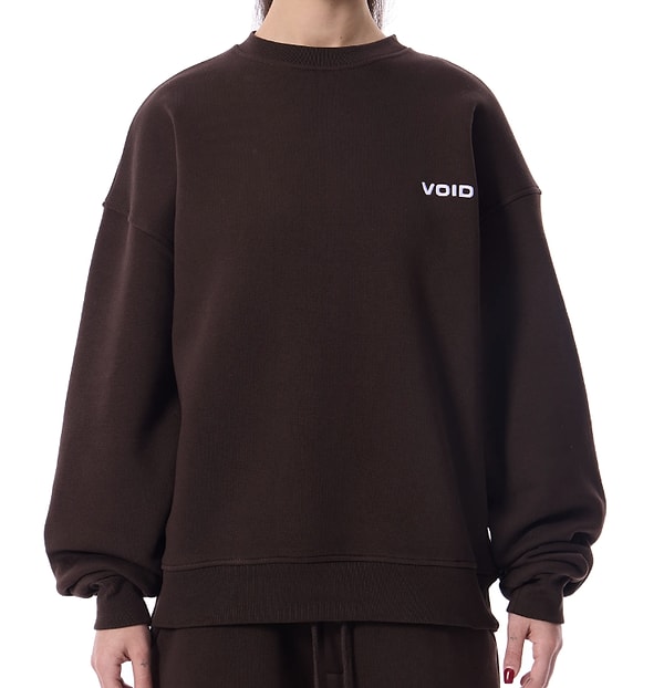 Oversize rahatlığını premium nakış kalitesiyle birleştirin.