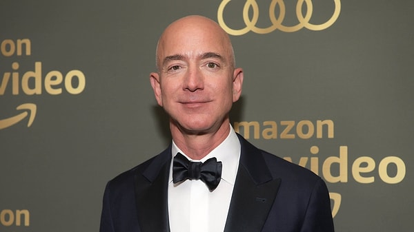 1. E-ticaret devini kurmadan önce Jeff Bezos ne iş yapıyordu?